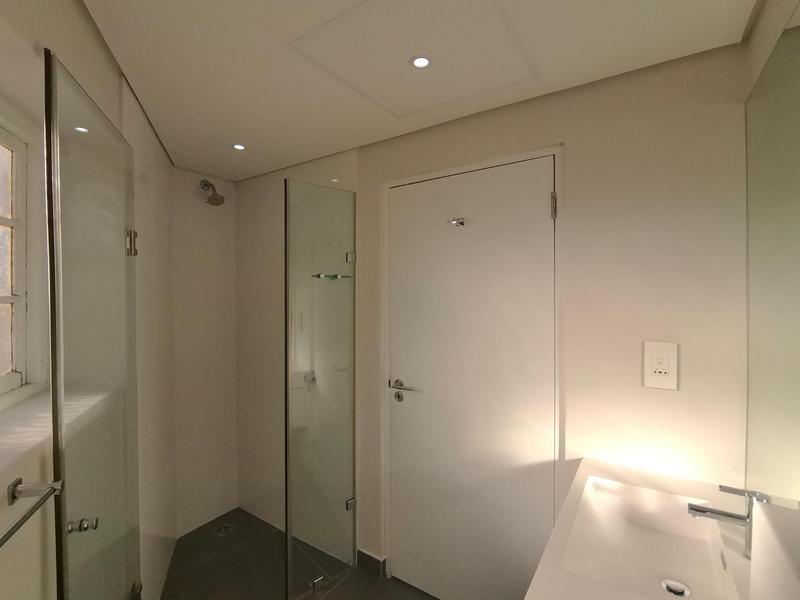 To Let 1 Bedroom Property for Rent in Green Point Upper Western Cape